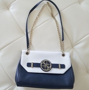 NEW !!GUESS Handbag